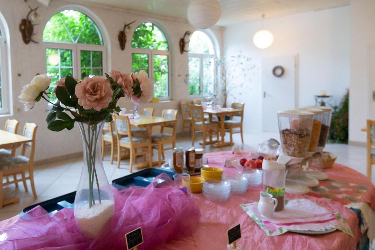 Hotel Dolgesheim Luaran gambar