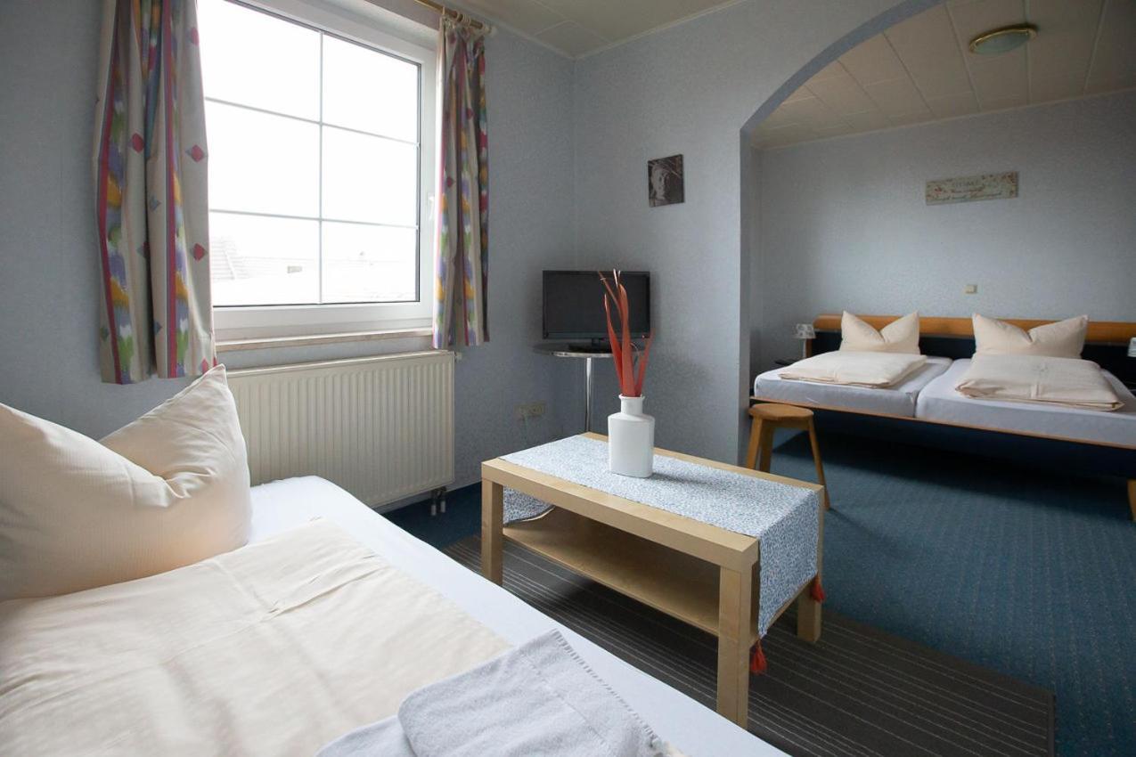 Hotel Dolgesheim Luaran gambar