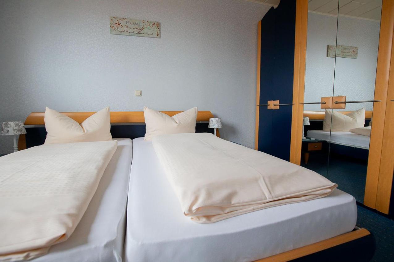 Hotel Dolgesheim Luaran gambar