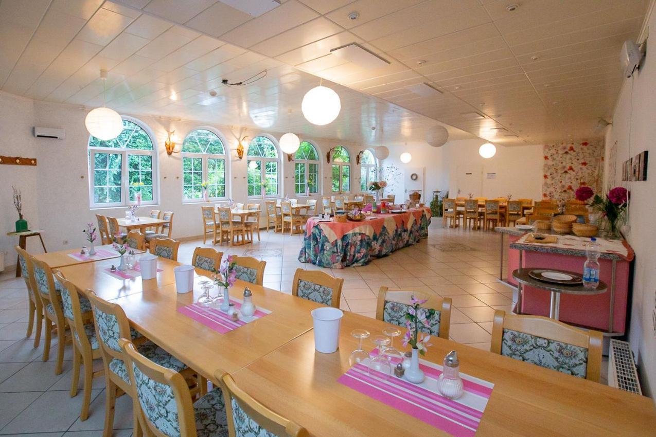 Hotel Dolgesheim Luaran gambar