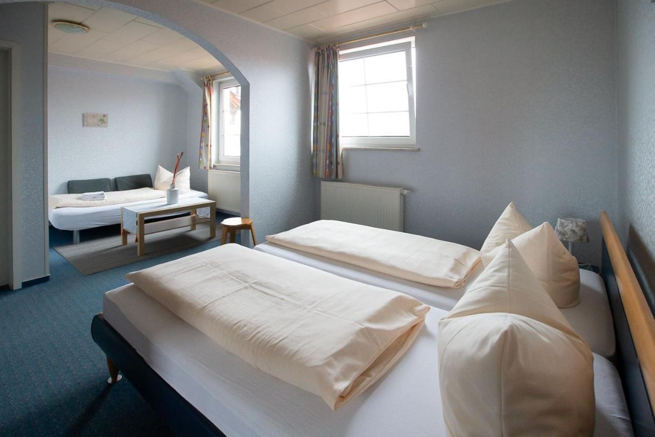 Hotel Dolgesheim Luaran gambar