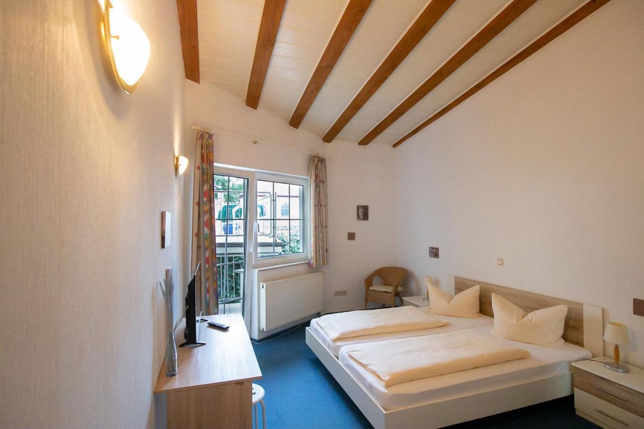 Hotel Dolgesheim Luaran gambar