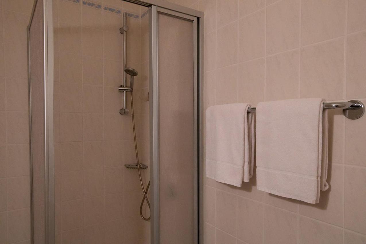 Hotel Dolgesheim Luaran gambar