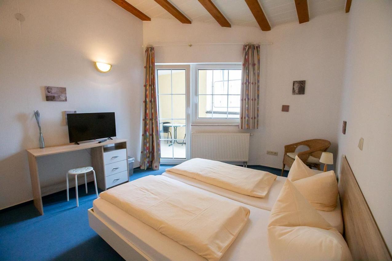 Hotel Dolgesheim Luaran gambar