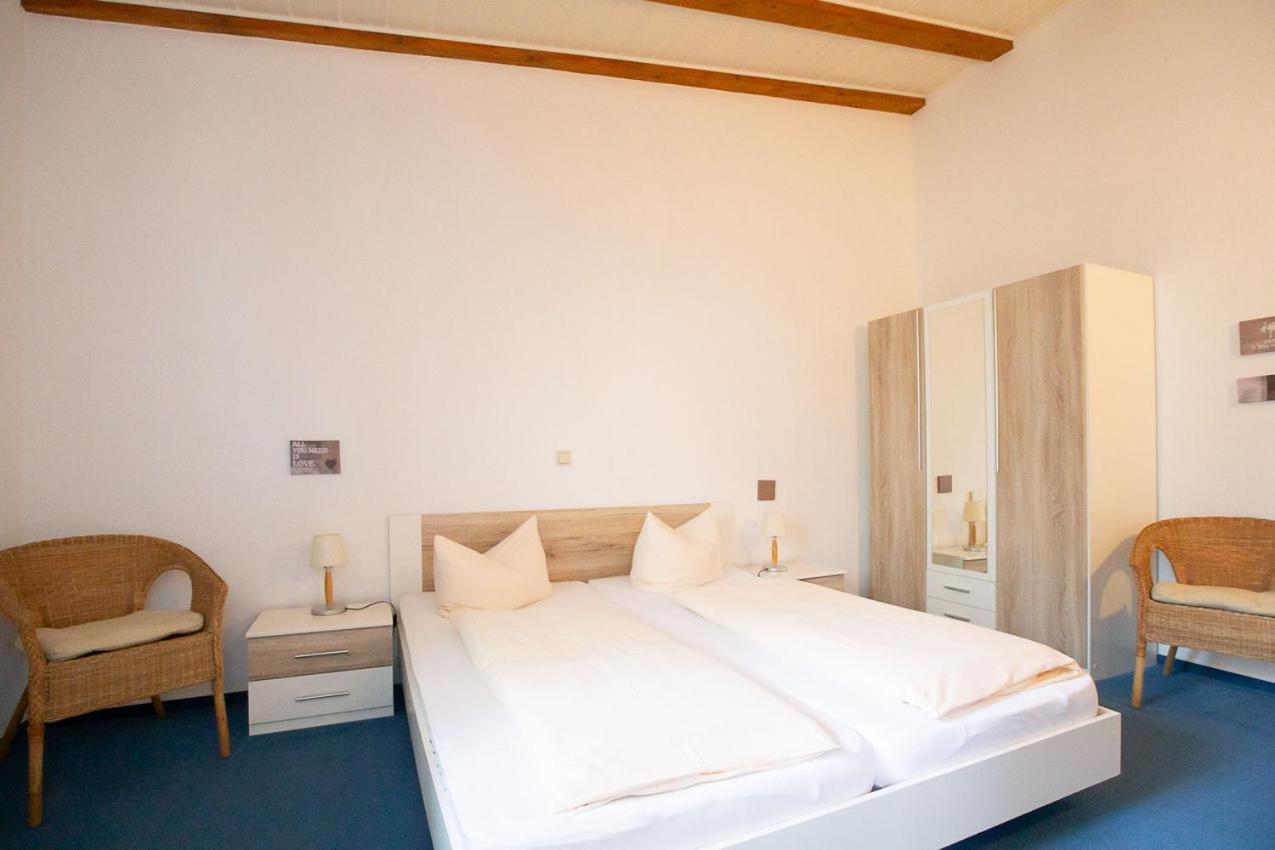 Hotel Dolgesheim Luaran gambar